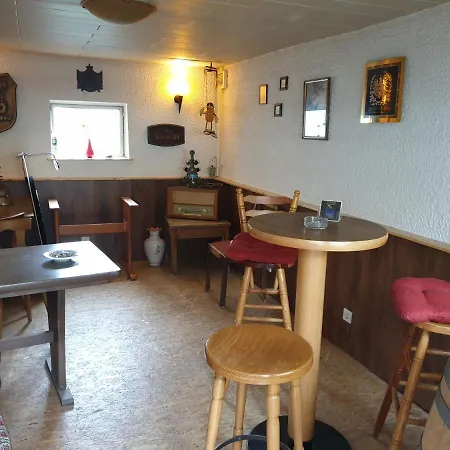 Zum Adler Pensjonat 2*
