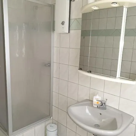 Pensjonat Zum Adler 2*