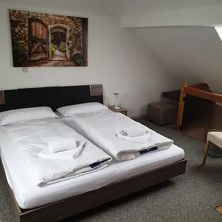 Gasthof Zum Adler 2*