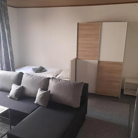 Zum Adler Pensjonat 2*